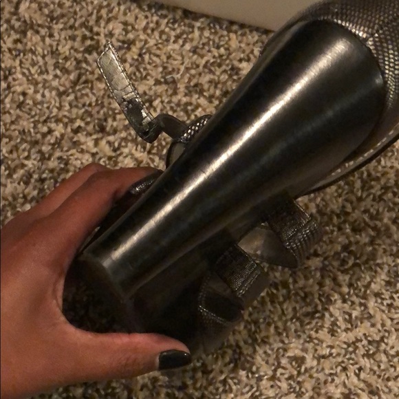 Calvin Klein size 8 metallic gray shoes - Picture 5 of 6